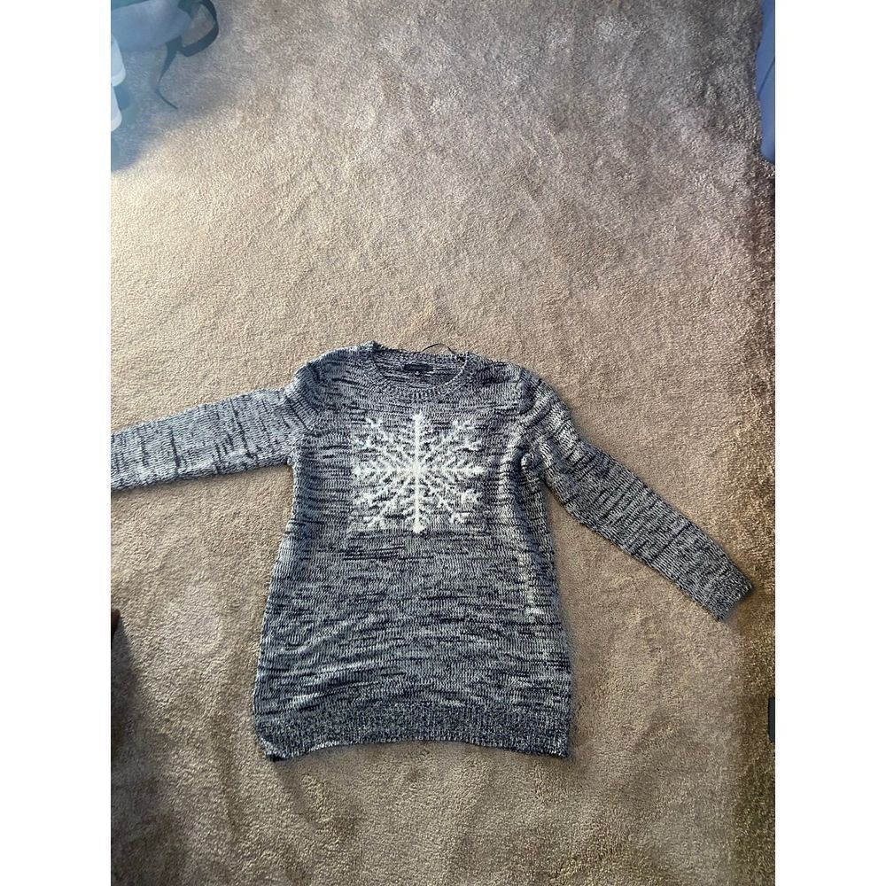 Relativity Silver Snowflake Acrylic Tunic Sweater Womens Medium Winter